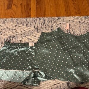 Victoria’s Secret 🤍⚪️Sea Green Polka Dot Satin poly Pajama Set ⚪️🤍 XL